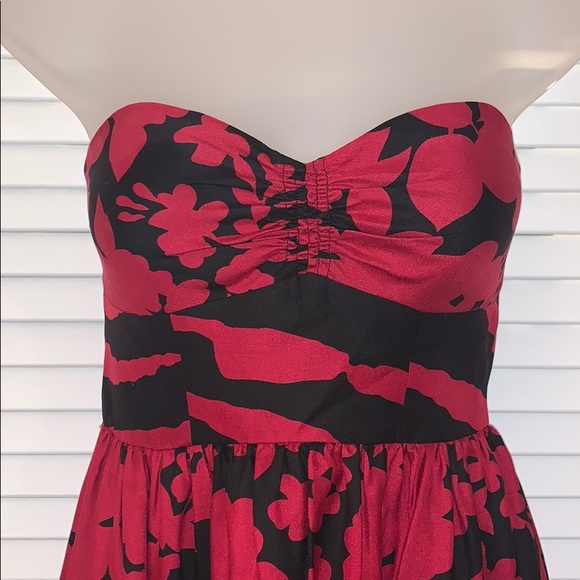 Tibi | Sweetheart Strapless Midi dress | Red & Black Floral Print - Picture 3 of 9